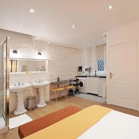 Cosy And Modern Updated Studio Paris