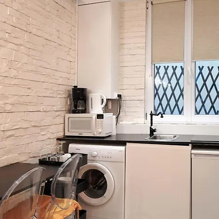 Cosy And Modern Updated Studio